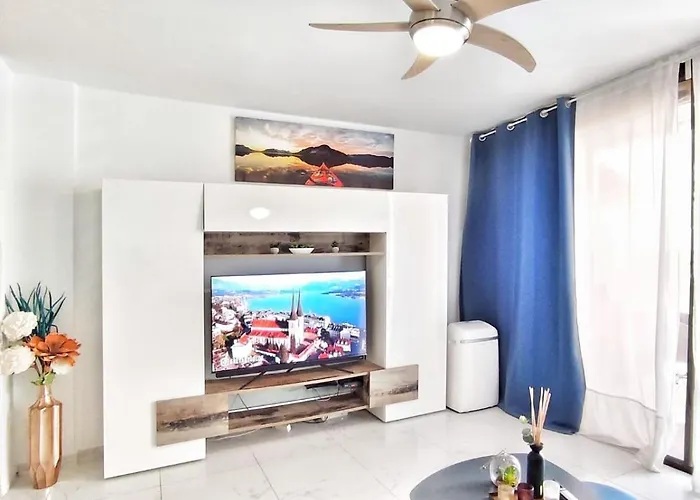 Sunshine Escape With Ocean View Apartament