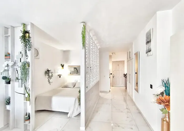 Sunshine Escape With Ocean View 阿德耶